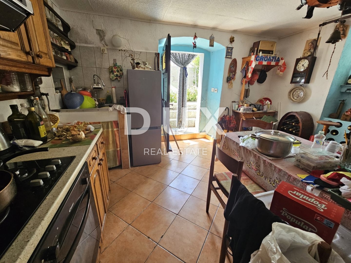 BAKAR, HRELJIN - samostojna obalna hiša, vrt