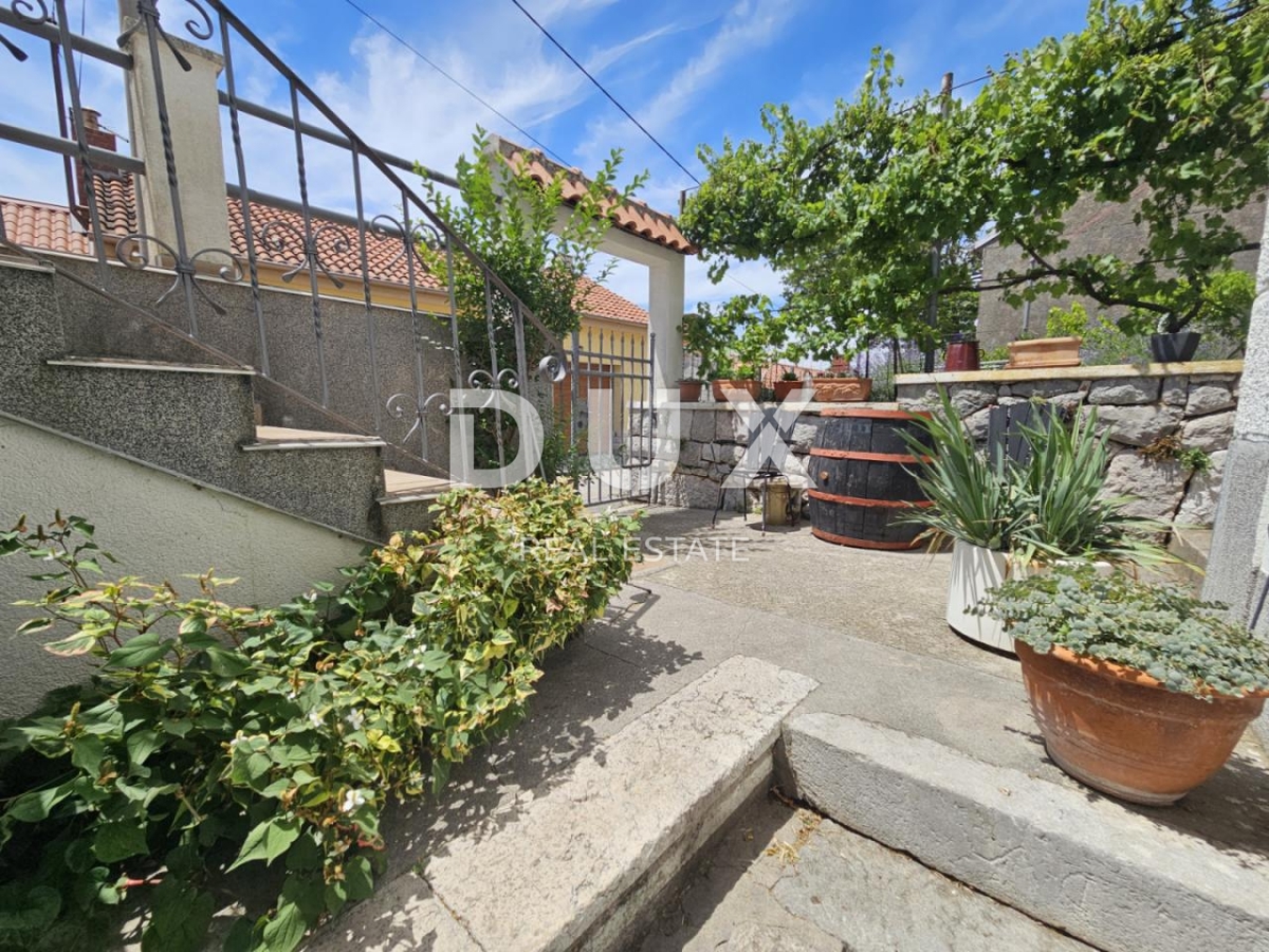 BAKAR, HRELJIN - samostojna obalna hiša, vrt