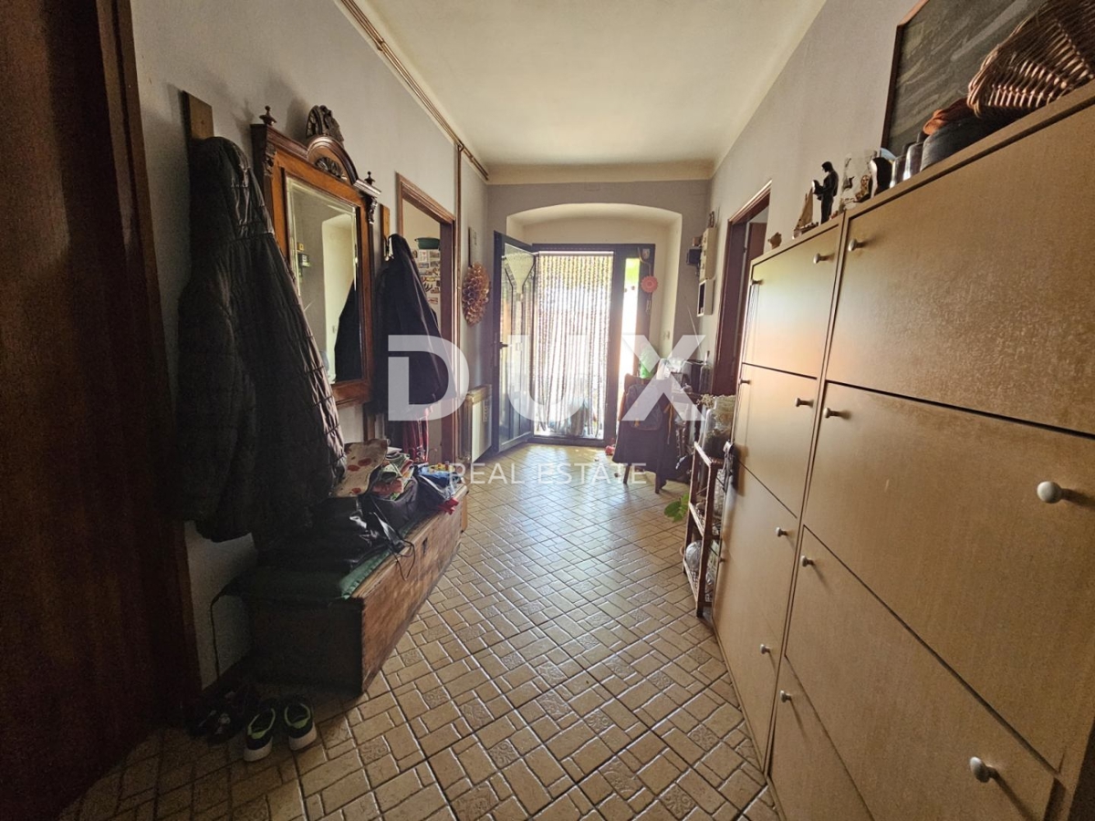 BAKAR, HRELJIN - samostojna obalna hiša, vrt