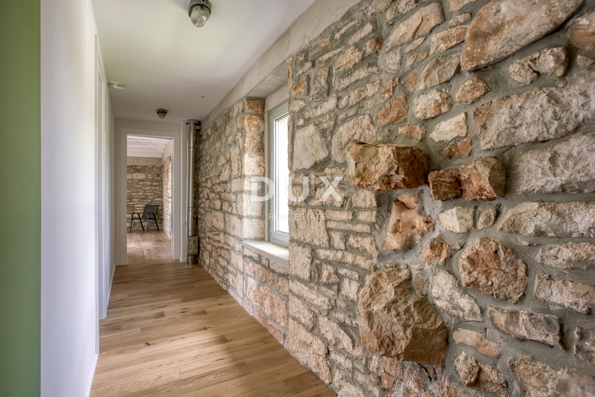 ISTRA, POREČ - Kamnita vila na robu vasi