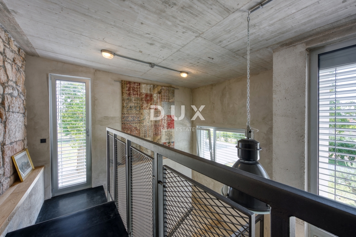 ISTRA, POREČ - Kamnita vila na robu vasi