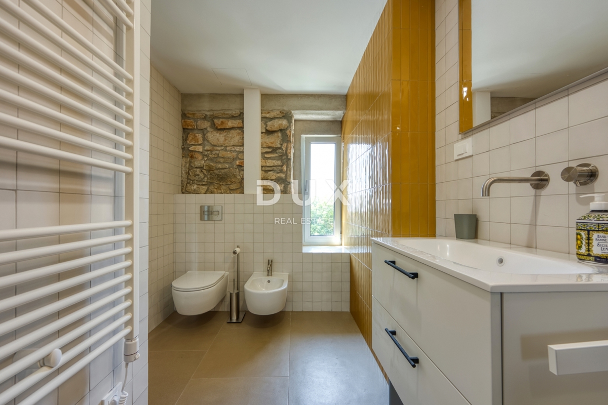 ISTRA, POREČ - Kamnita vila na robu vasi