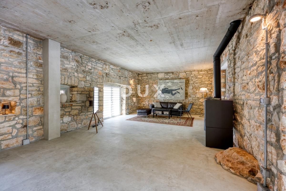 ISTRA, POREČ - Kamnita vila na robu vasi