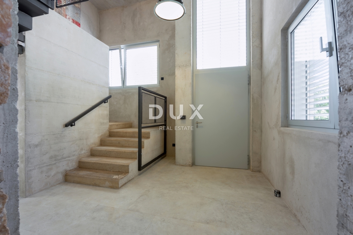 ISTRA, POREČ - Kamnita vila na robu vasi