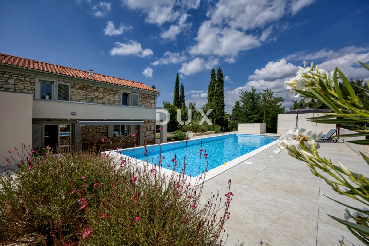 ISTRA, POREČ - Kamnita vila na robu vasi