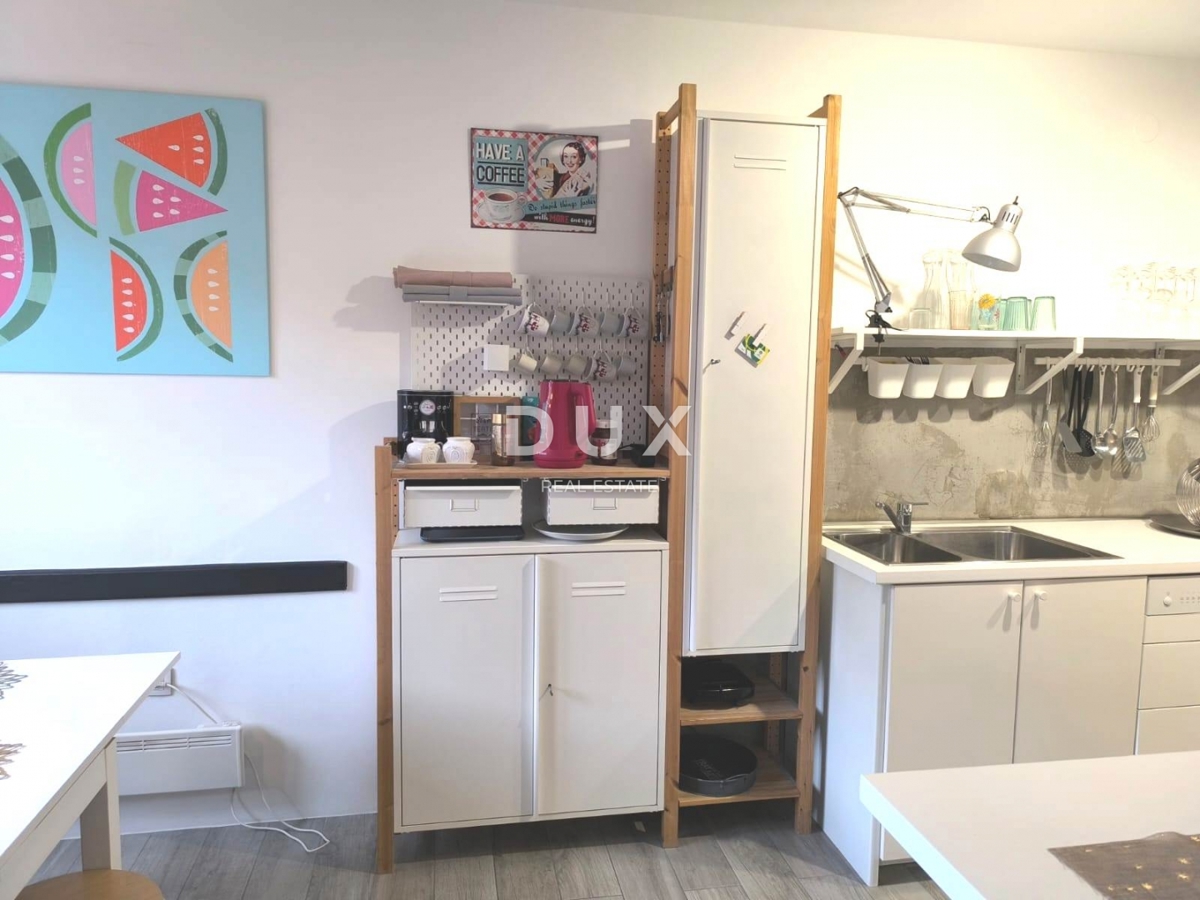 ISTRA, PULA - Stanovanje s 3 spalnicami in dnevno sobo, 2 kopalnicama in garažo