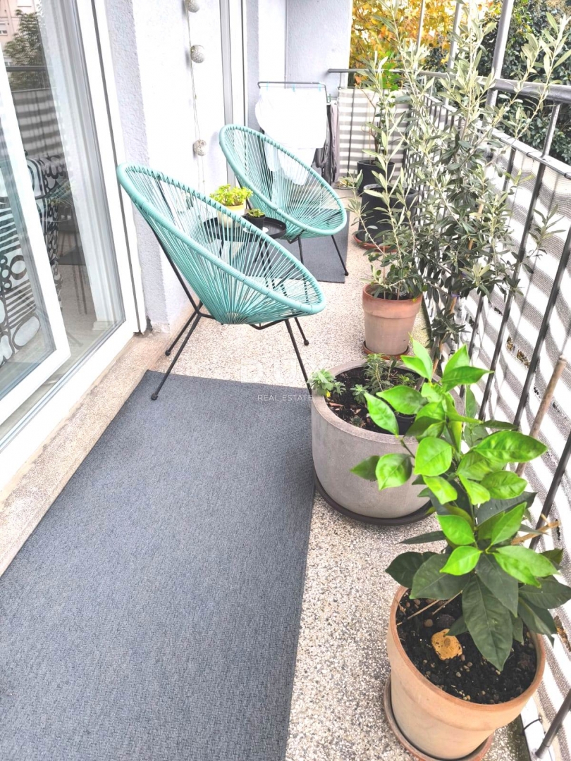 ISTRA, PULA - Stanovanje s 3 spalnicami in dnevno sobo, 2 kopalnicama in garažo