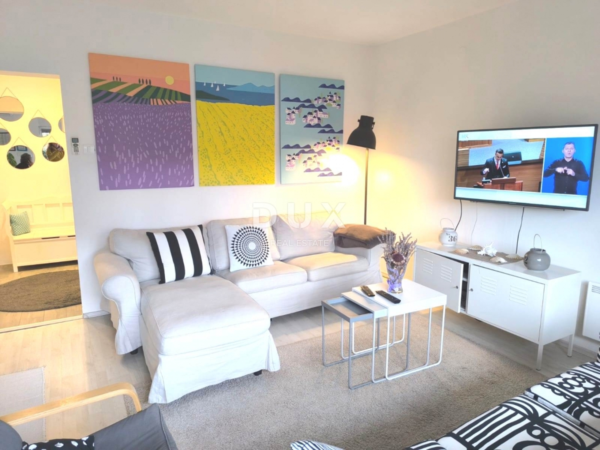 ISTRA, PULA - Stanovanje s 3 spalnicami in dnevno sobo, 2 kopalnicama in garažo