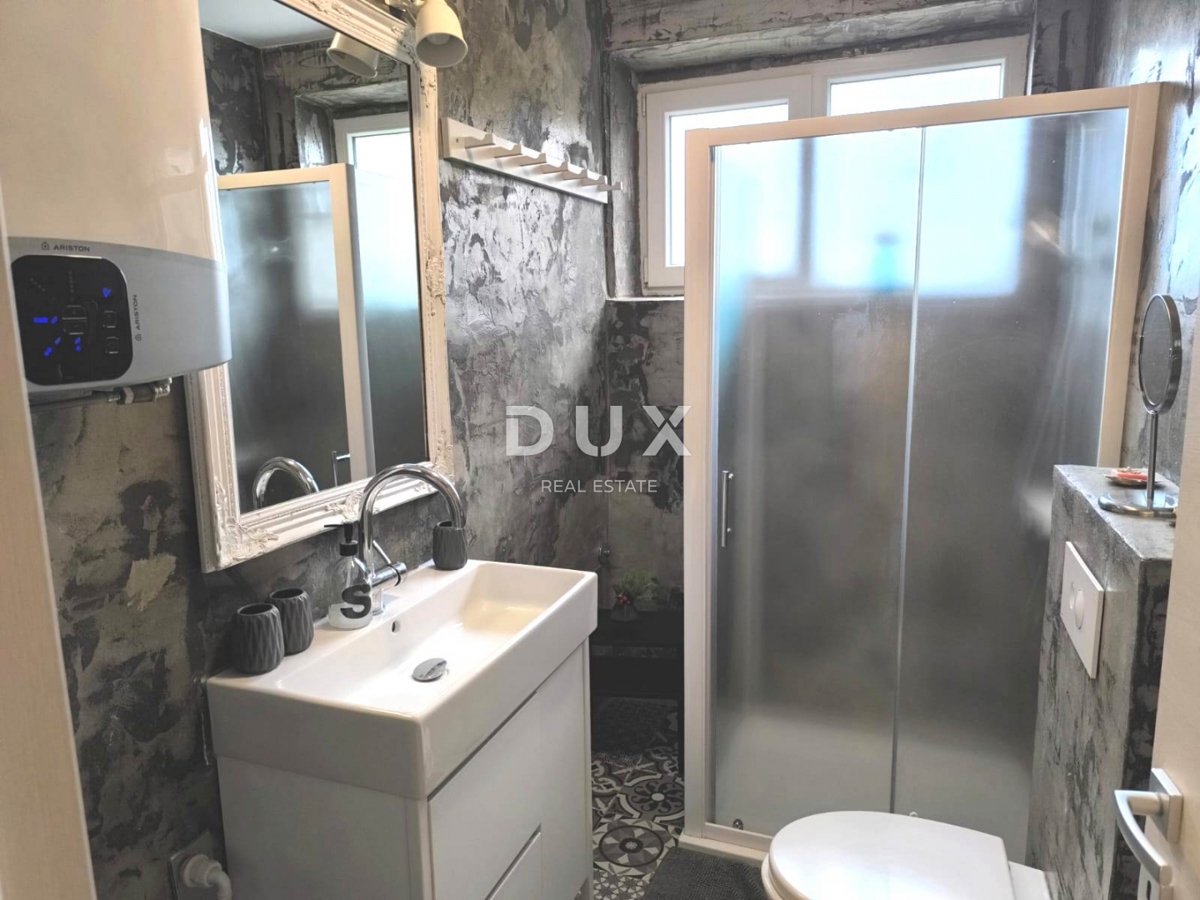 ISTRA, PULA - Stanovanje s 3 spalnicami in dnevno sobo, 2 kopalnicama in garažo