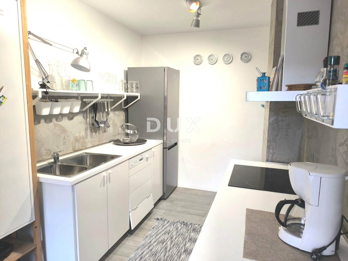 ISTRA, PULA - Stanovanje s 3 spalnicami in dnevno sobo, 2 kopalnicama in garažo