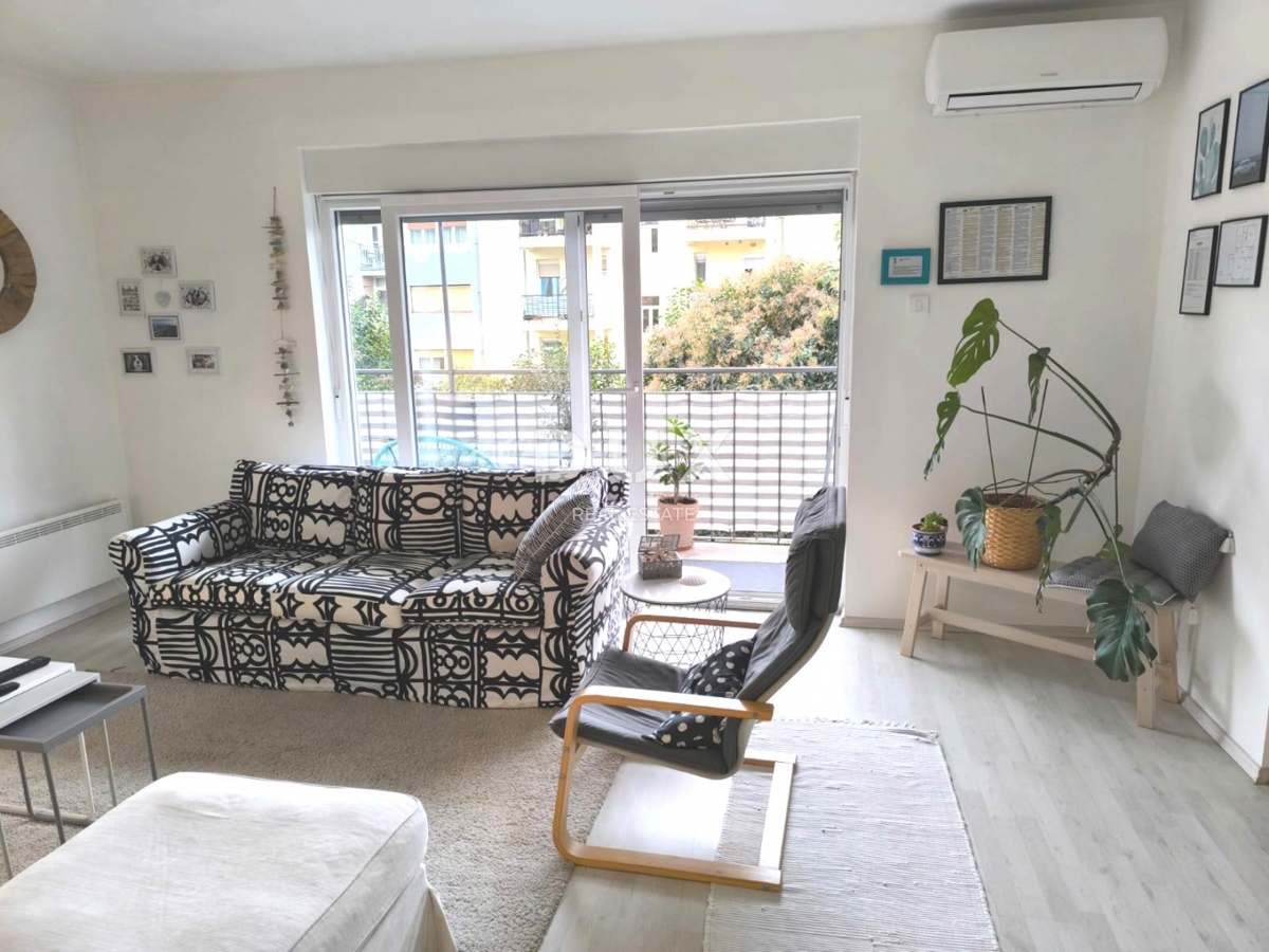 ISTRA, PULA - Stanovanje s 3 spalnicami in dnevno sobo, 2 kopalnicama in garažo