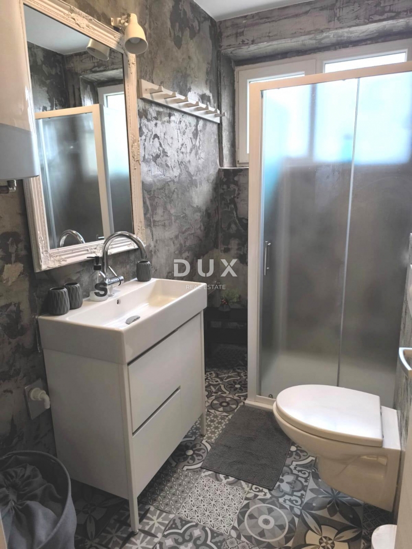 ISTRA, PULA - Stanovanje s 3 spalnicami in dnevno sobo, 2 kopalnicama in garažo