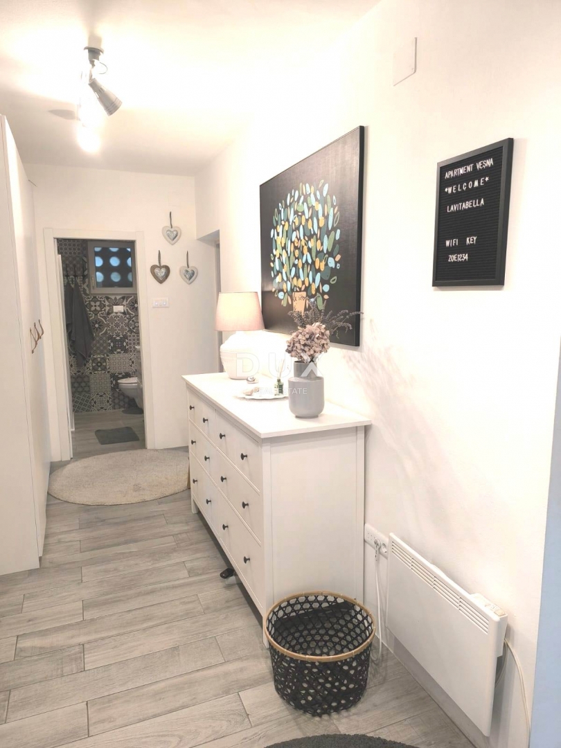 ISTRA, PULA - Stanovanje s 3 spalnicami in dnevno sobo, 2 kopalnicama in garažo