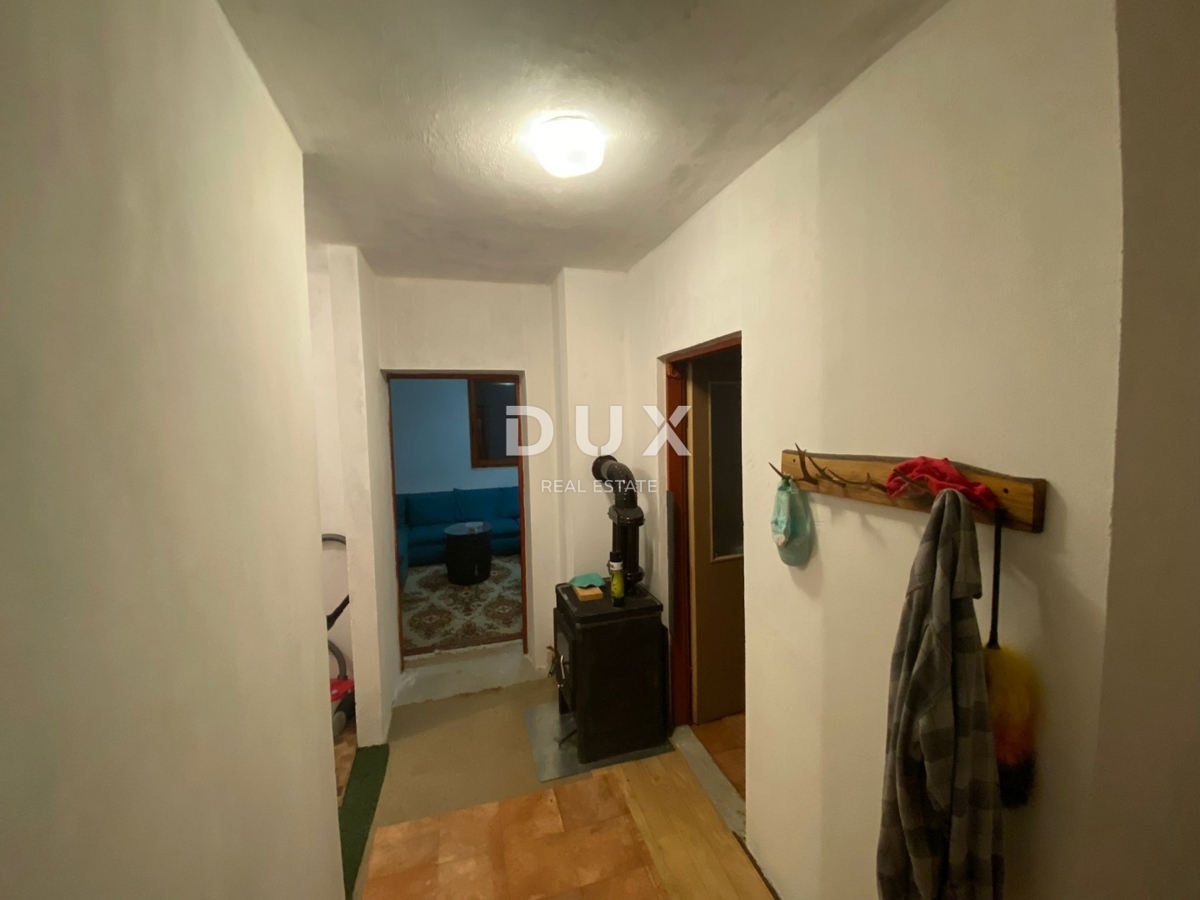 KORENICA, VISUĆ - PRILOŽNOST! Velika nepremičnina z legalno gradnjo