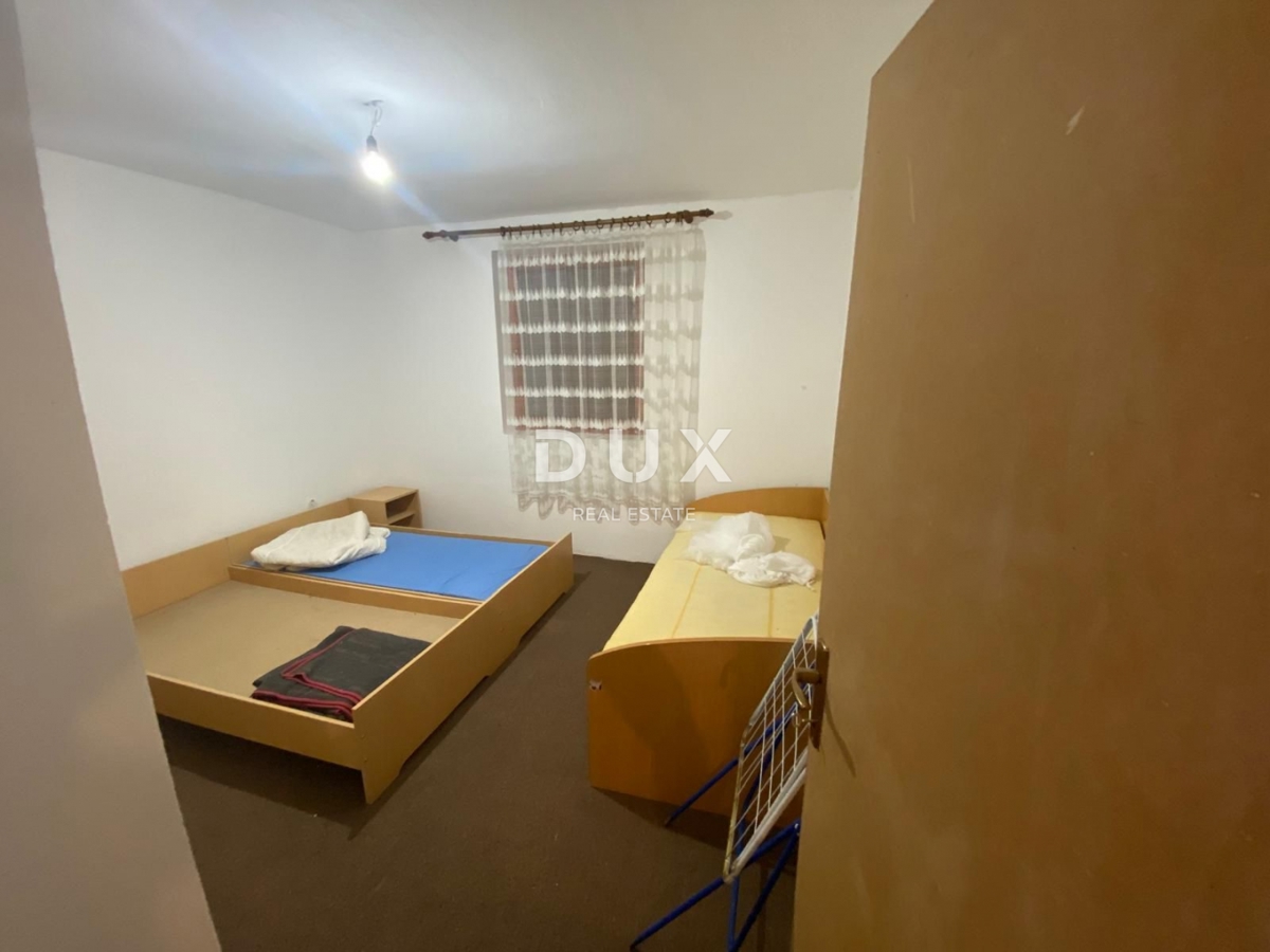 KORENICA, VISUĆ - PRILOŽNOST! Velika nepremičnina z legalno gradnjo