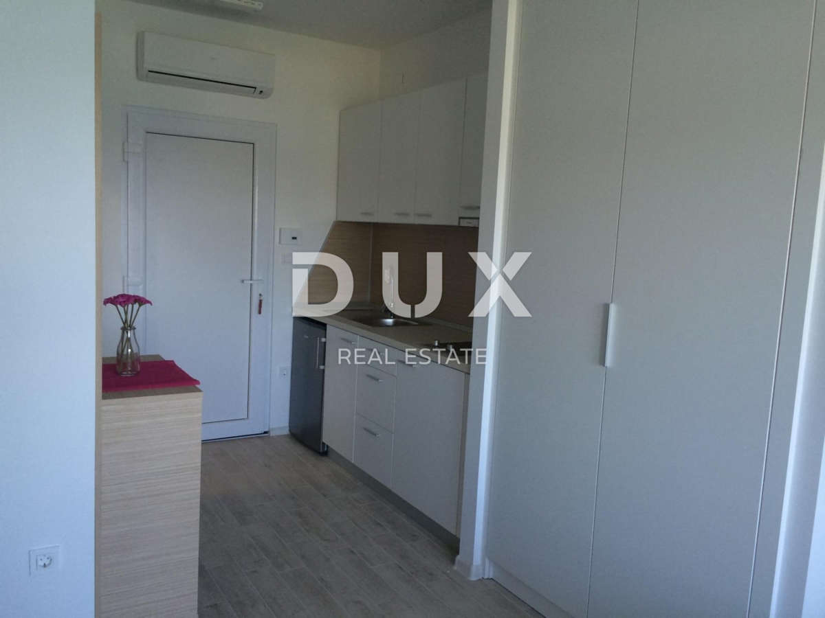 OTOK RAB – unikatna nepremičnina v prvi vrsti ob morju