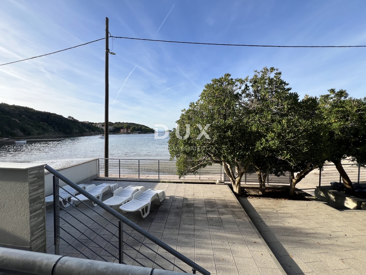 OTOK RAB – unikatna nepremičnina v prvi vrsti ob morju