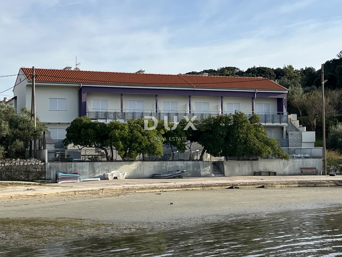 OTOK RAB – unikatna nepremičnina v prvi vrsti ob morju