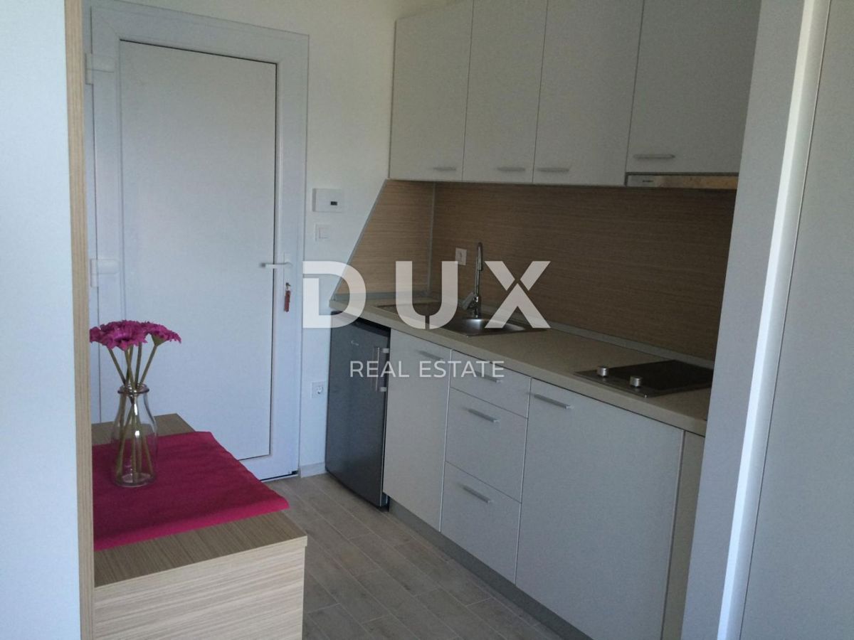 OTOK RAB – unikatna nepremičnina v prvi vrsti ob morju