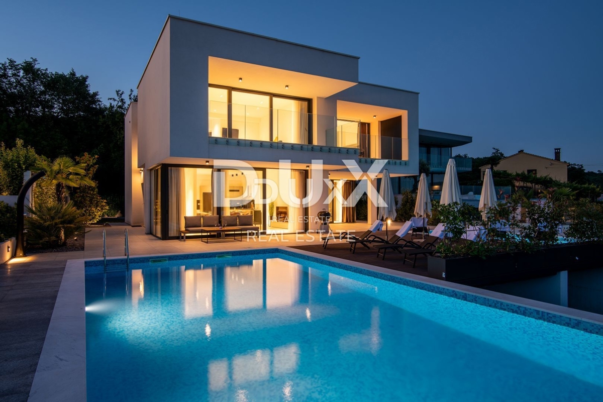 OPATIJA – Moderna luksuzna vila z dvema stanovanjskima enotama in panoramskim pogledom na morje