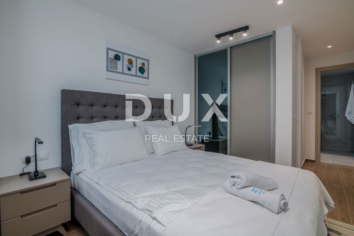 OPATIJA – Moderna luksuzna vila z dvema stanovanjskima enotama in panoramskim pogledom na morje