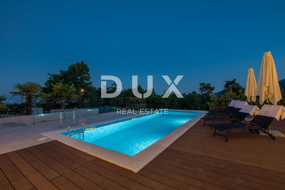 OPATIJA – Moderna luksuzna vila z dvema stanovanjskima enotama in panoramskim pogledom na morje