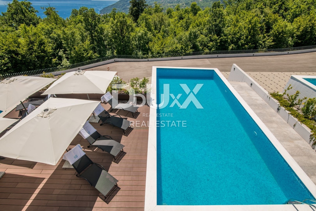 OPATIJA – Moderna luksuzna vila z dvema stanovanjskima enotama in panoramskim pogledom na morje