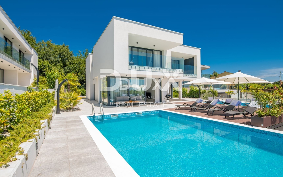 OPATIJA – Moderna luksuzna vila z dvema stanovanjskima enotama in panoramskim pogledom na morje