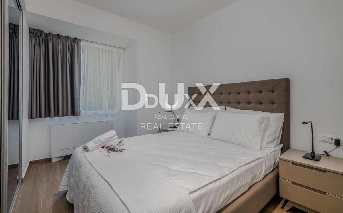 OPATIJA – Moderna luksuzna vila z dvema stanovanjskima enotama in panoramskim pogledom na morje