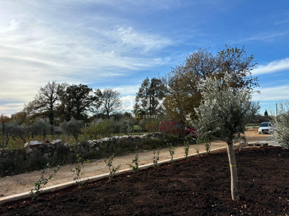 ISTRA, ŽMINJ - Nova mediteranska hiša s pogledom na vinograd v zasebnem kompleksu!