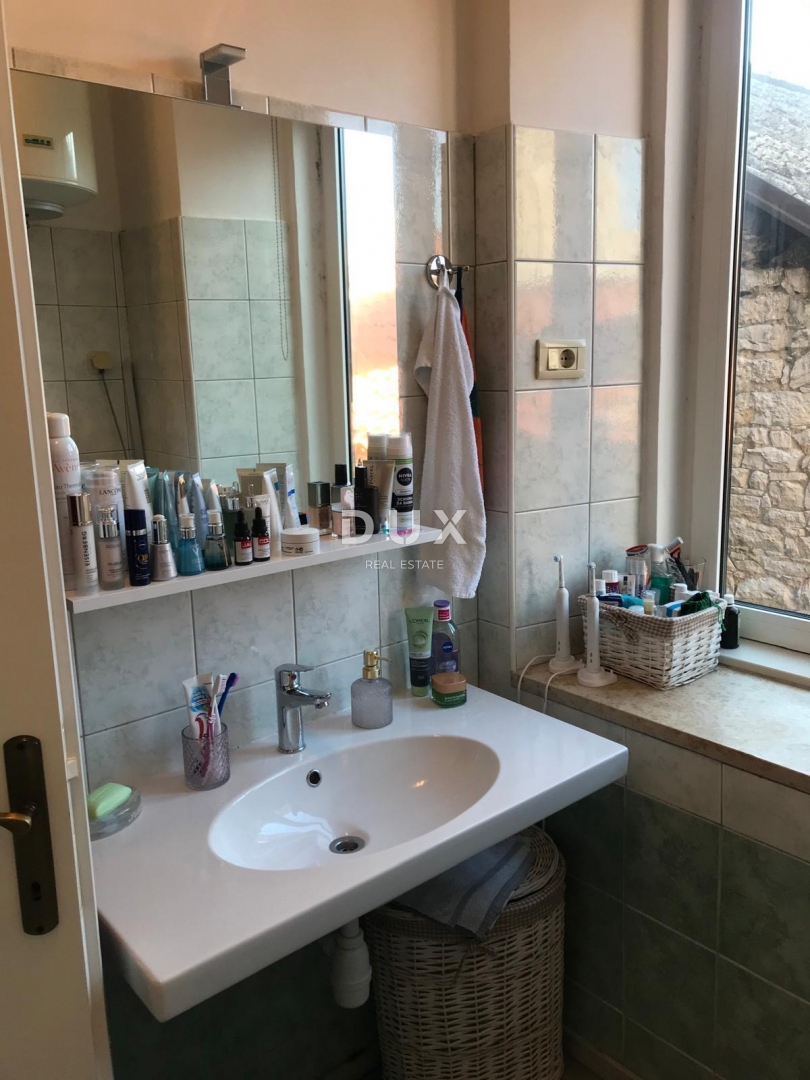 REKA, CENTER - 1 SPALNICA + DNEVNA SOBA, 53 m2, LOKACIJA, EDINSTVENO!