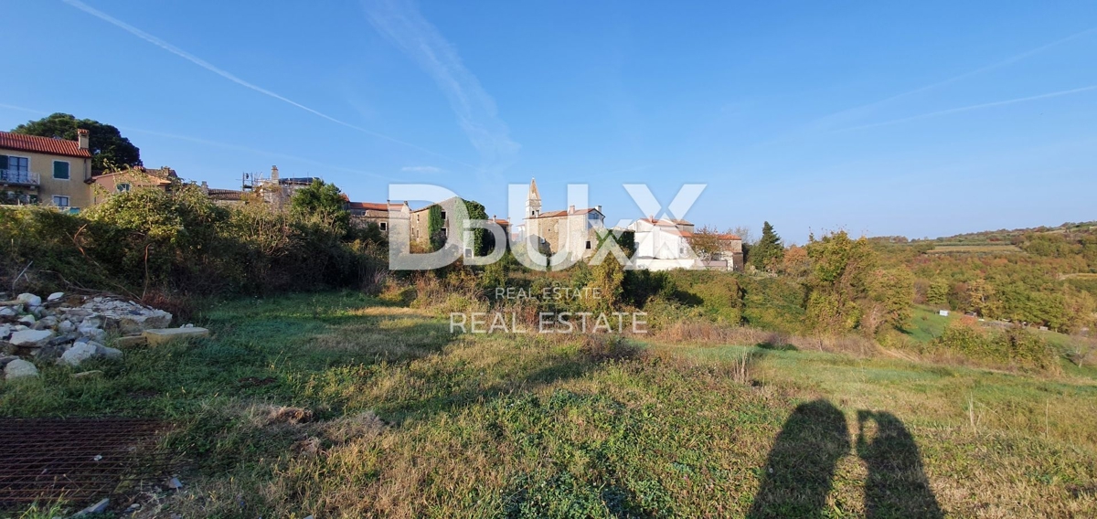 ISTRA, MOMJAN – Avtentična kamnita stavba s čudovitim razgledom