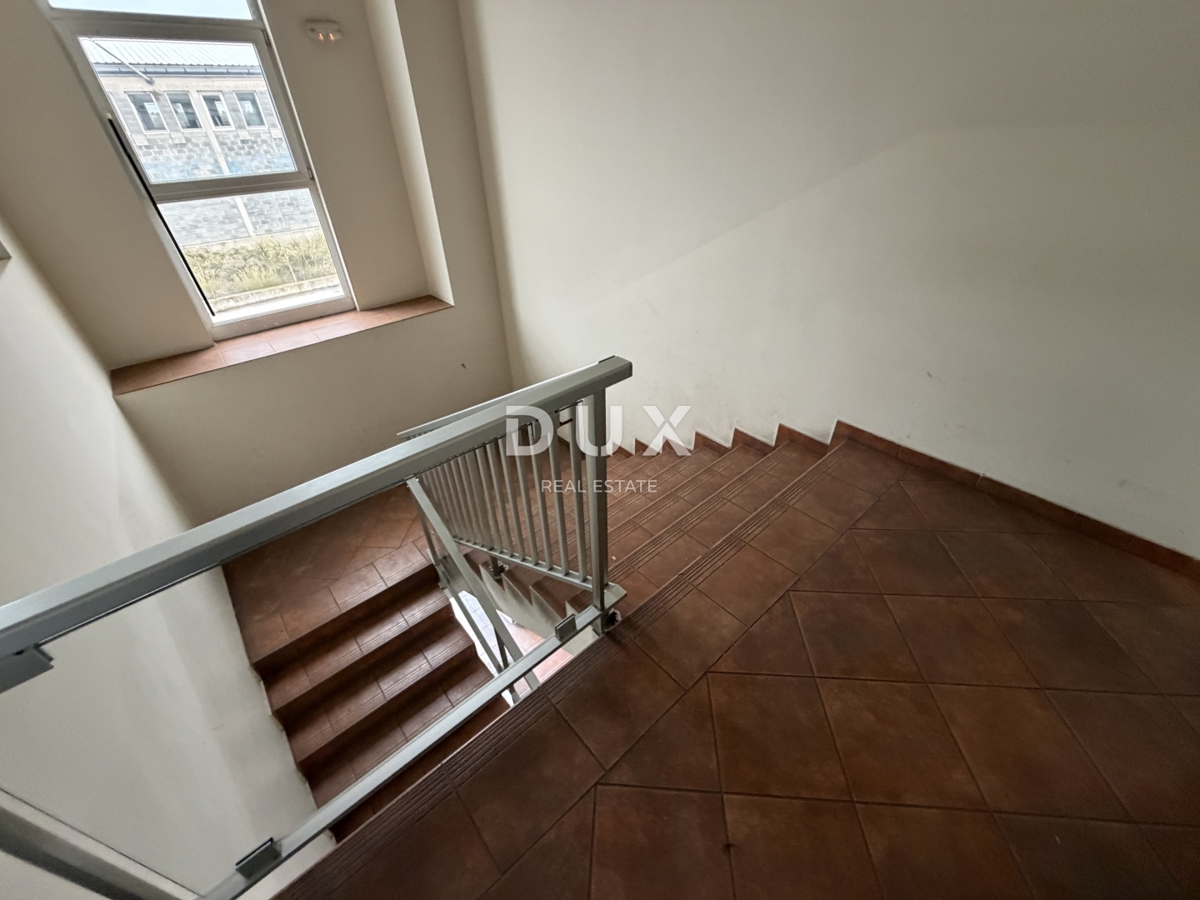 Poslovni prostor Novi Bokanjac, Zadar, 450m2