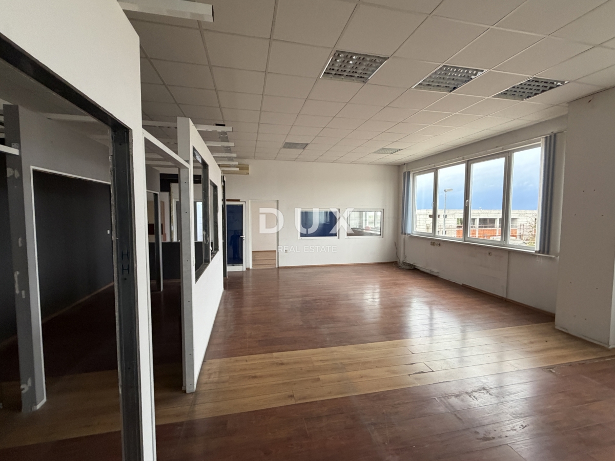 Poslovni prostor Novi Bokanjac, Zadar, 450m2