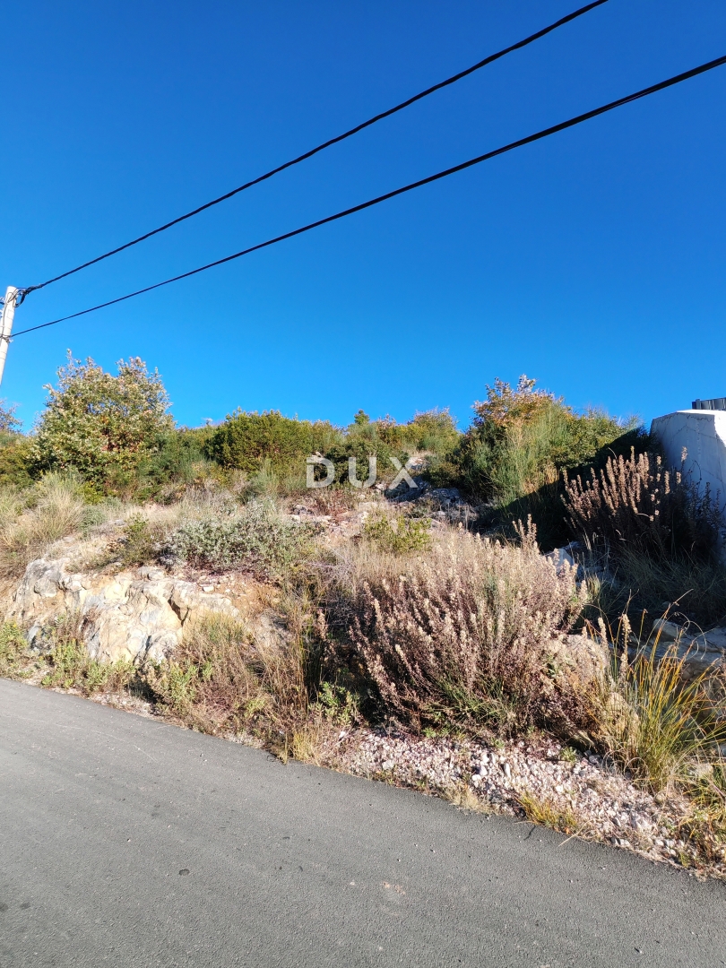 Zemljišče Ljubač, Ražanac, 1.300m2