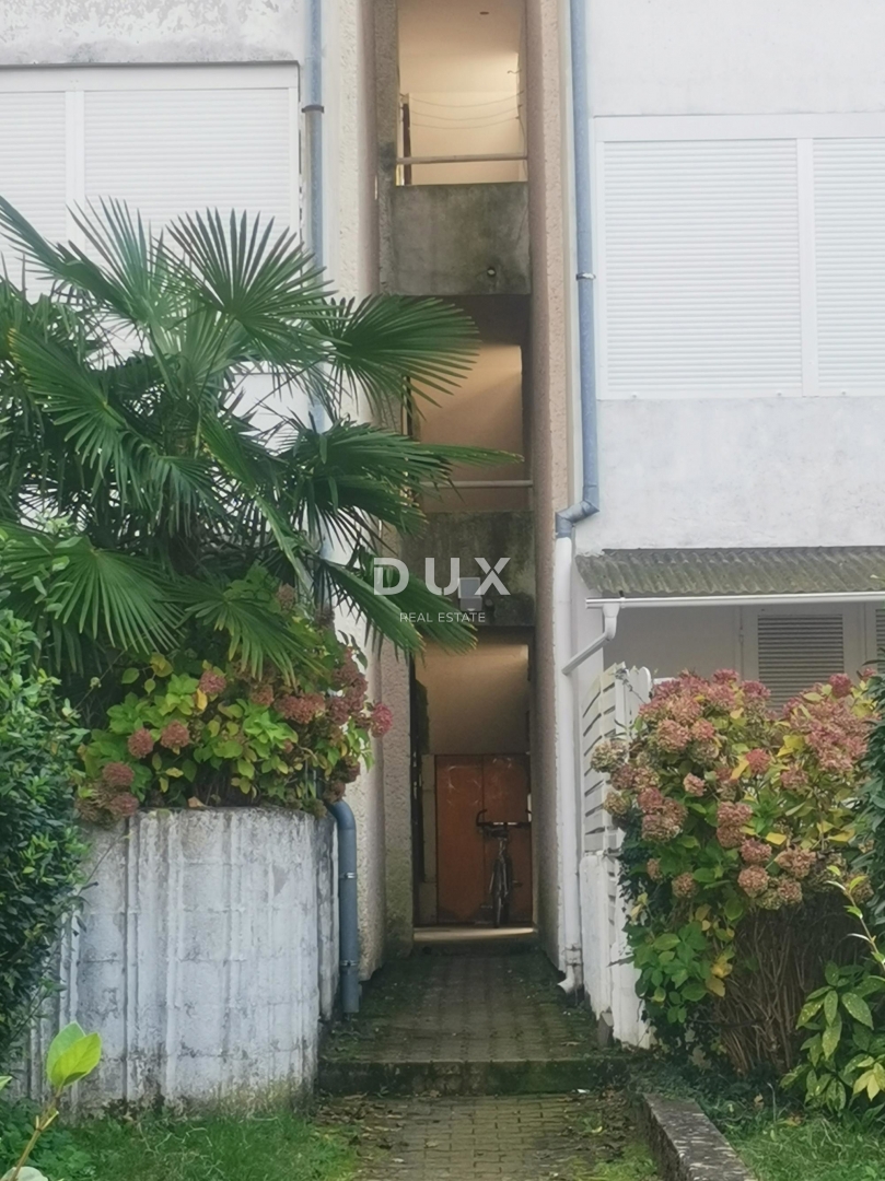 ISTRA, ČERVAR PORAT - Dvostanovanjsko stanovanje v zgornjem nadstropju s pogledom na morje!