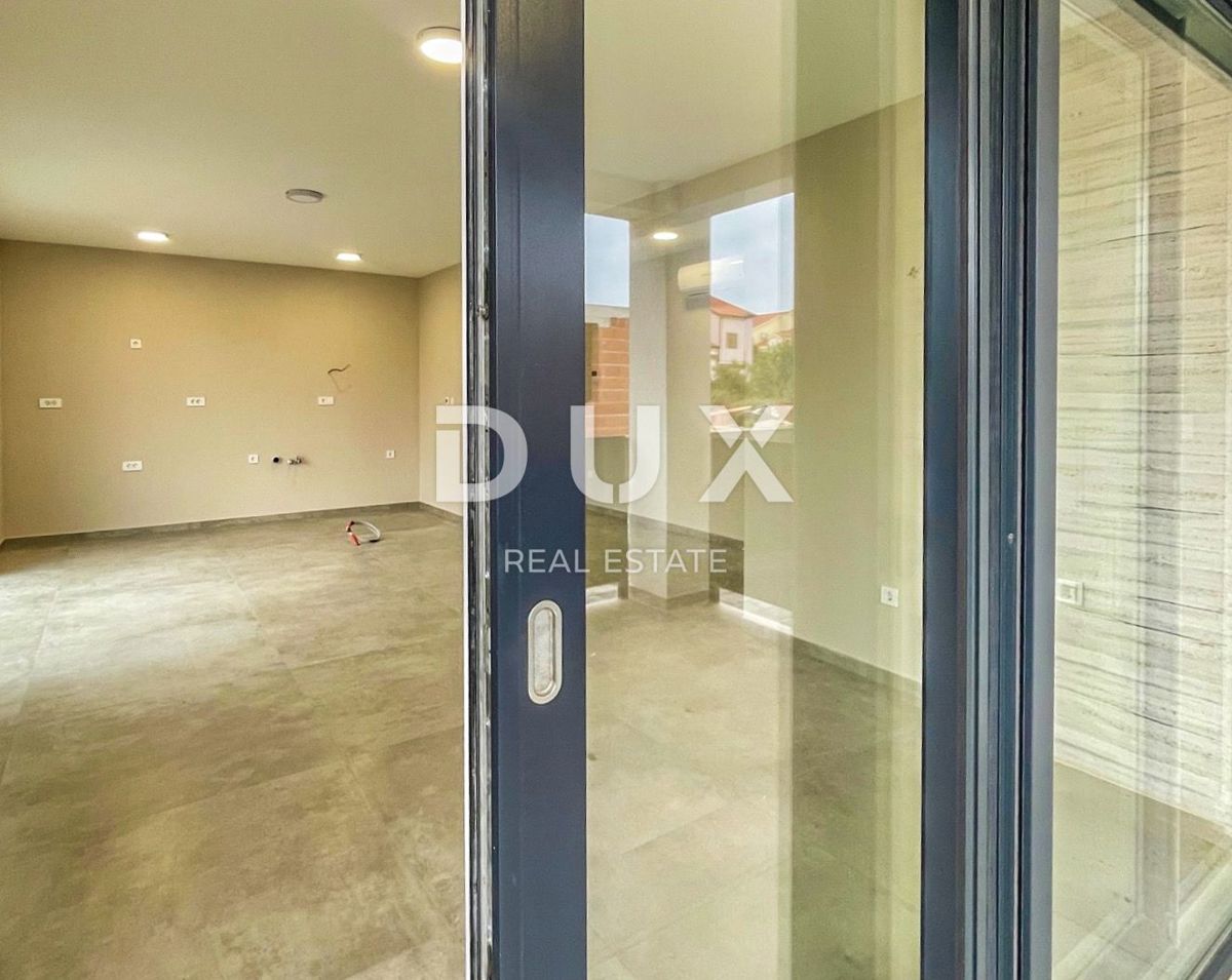 ZADAR, PRIVLAKA - Stanovanje z vrtom v novogradnji. BLIZU MORJA!