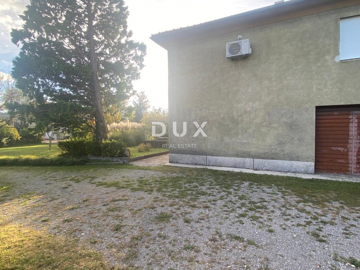 RIJEKA, DRAŽICE, CENTER - samostojna hiša z dvema ločenima stanovanjema na odlični lokaciji + 2.200 m2 GRADBENEGA ZEMLJIŠČA! PRILOŽNOST!