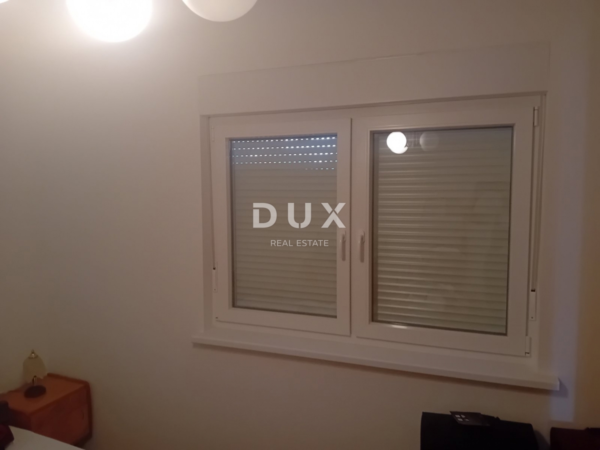 RIJEKA, DRAŽICE, CENTER - samostojna hiša z dvema ločenima stanovanjema na odlični lokaciji + 2.200 m2 GRADBENEGA ZEMLJIŠČA! PRILOŽNOST!