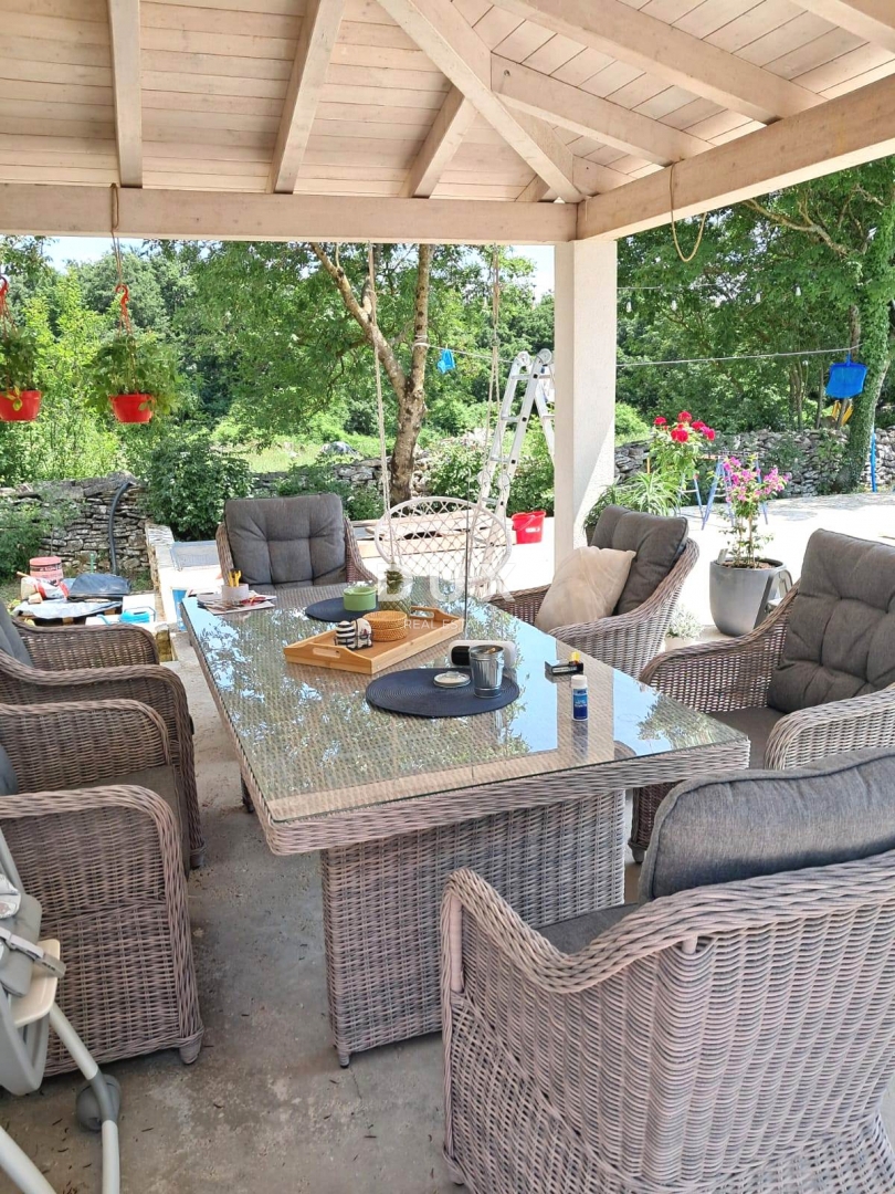 ISTRA, SVETI PETAR U ŠUMI - Čudovita vila na prostranem vrtu!