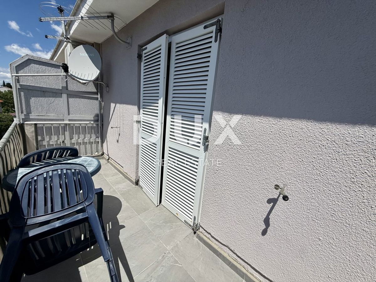 CRIKVENICA - Hiša v centru 80 metrov od morja! Priložnost!