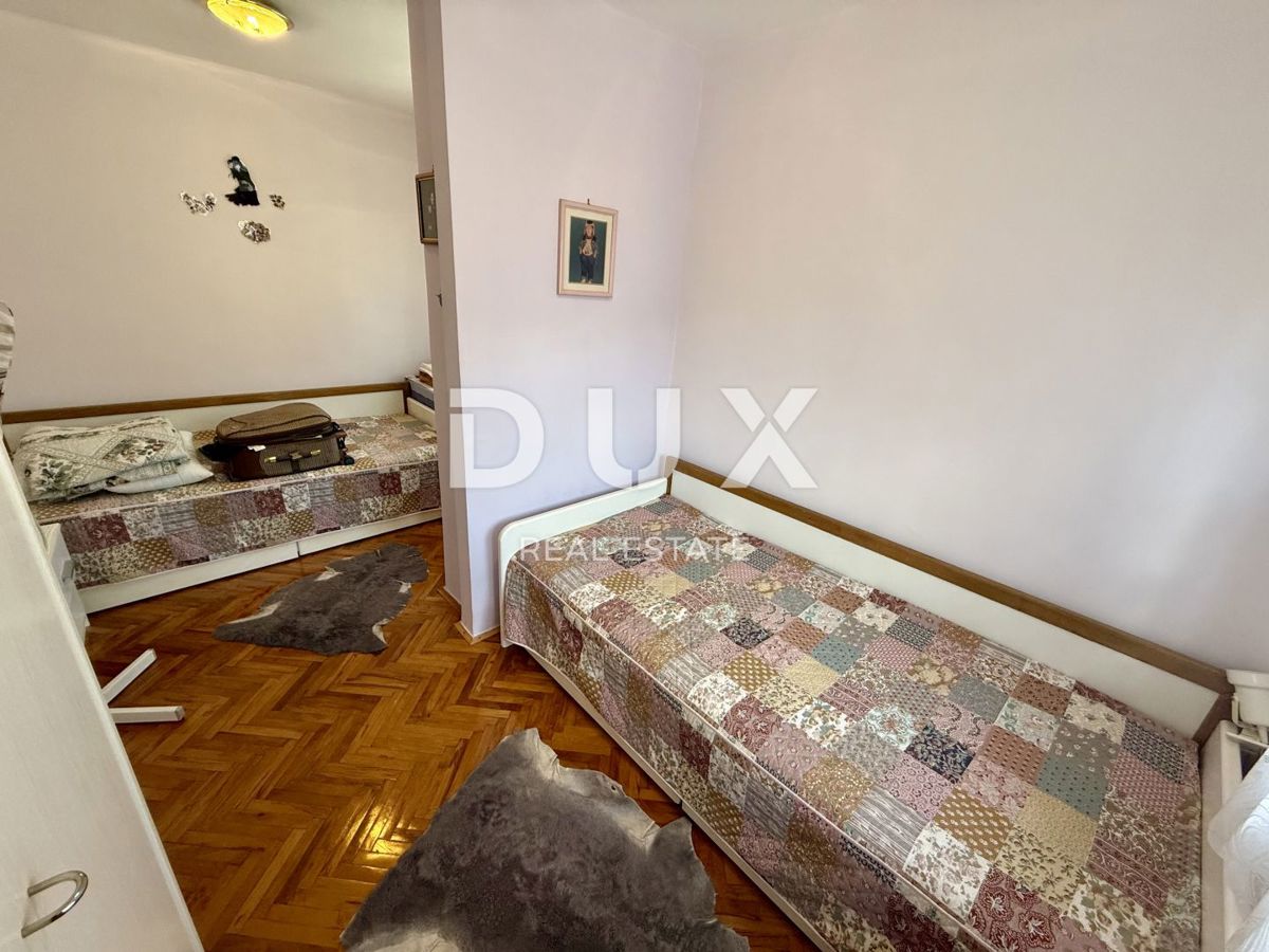 CRIKVENICA - Hiša v centru 80 metrov od morja! Priložnost!