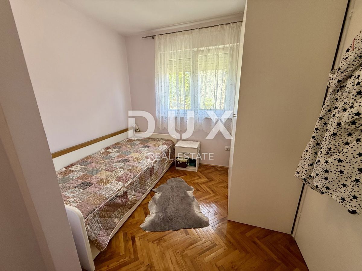 CRIKVENICA - Hiša v centru 80 metrov od morja! Priložnost!