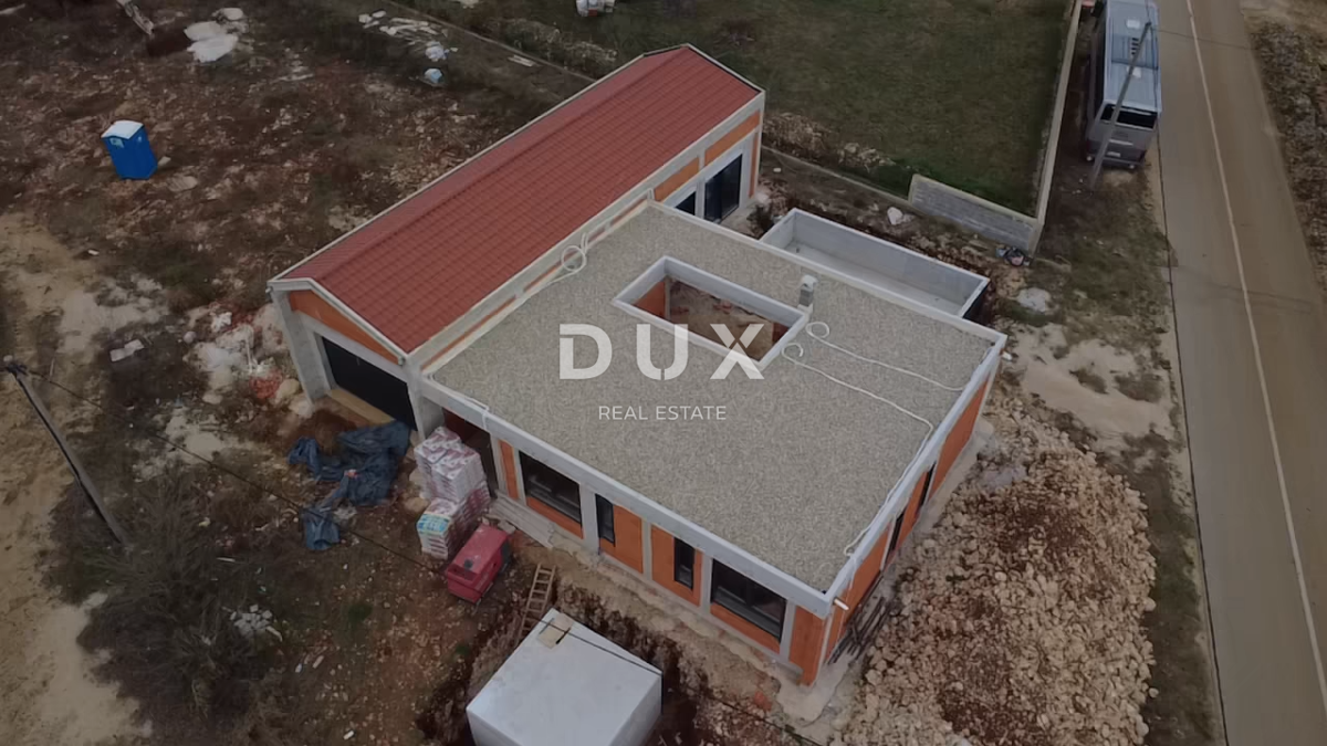 ZADAR, ZEMUNIK G. – Luksuzna moderna vila (B) enonadstropna z bazenom