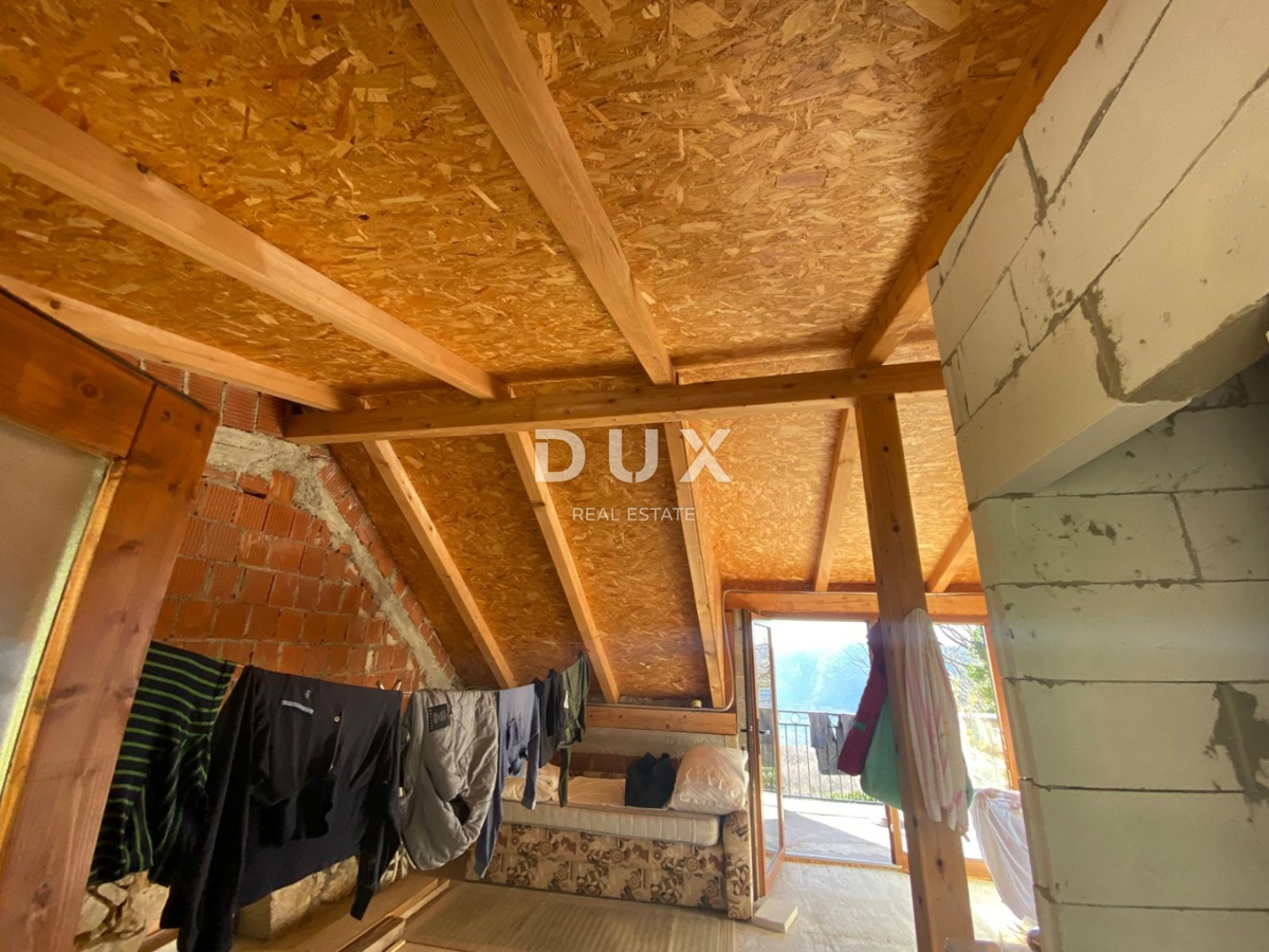 CRIKVENICA, BEOGRAD - dva apartmaja z balkoni s pogledom na morje + dvorišče! PRILOŽNOST!