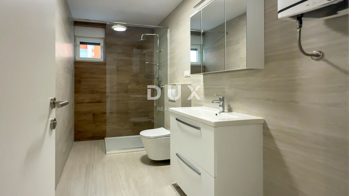 CRIKVENICA, DRAMALJ - Dvoetažno stanovanje z bazenom 300 metrov od morja!