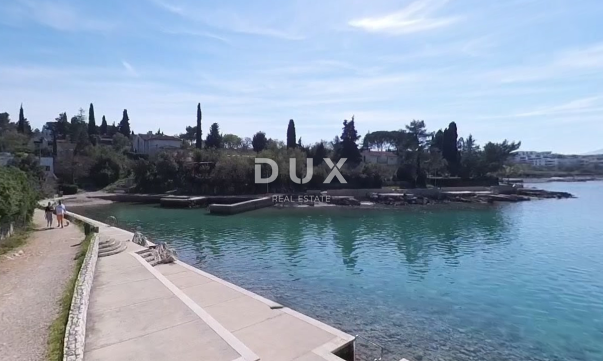 OTOK KRK, MALINSKA – Ekskluzivno zemljišče v prvi vrsti ob morju