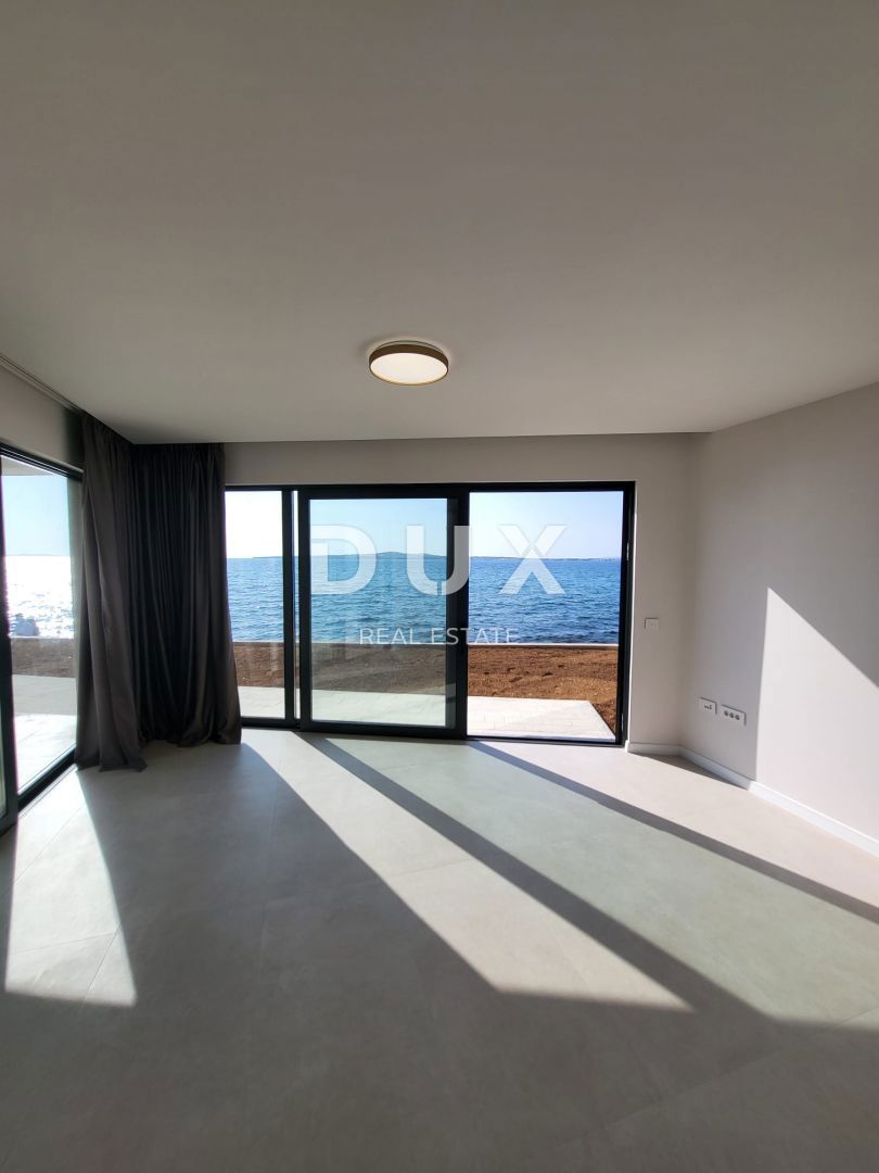 PRIVLAKA, ZADAR - S6 Luksuzna novogradnja v 2. vrsti do morja