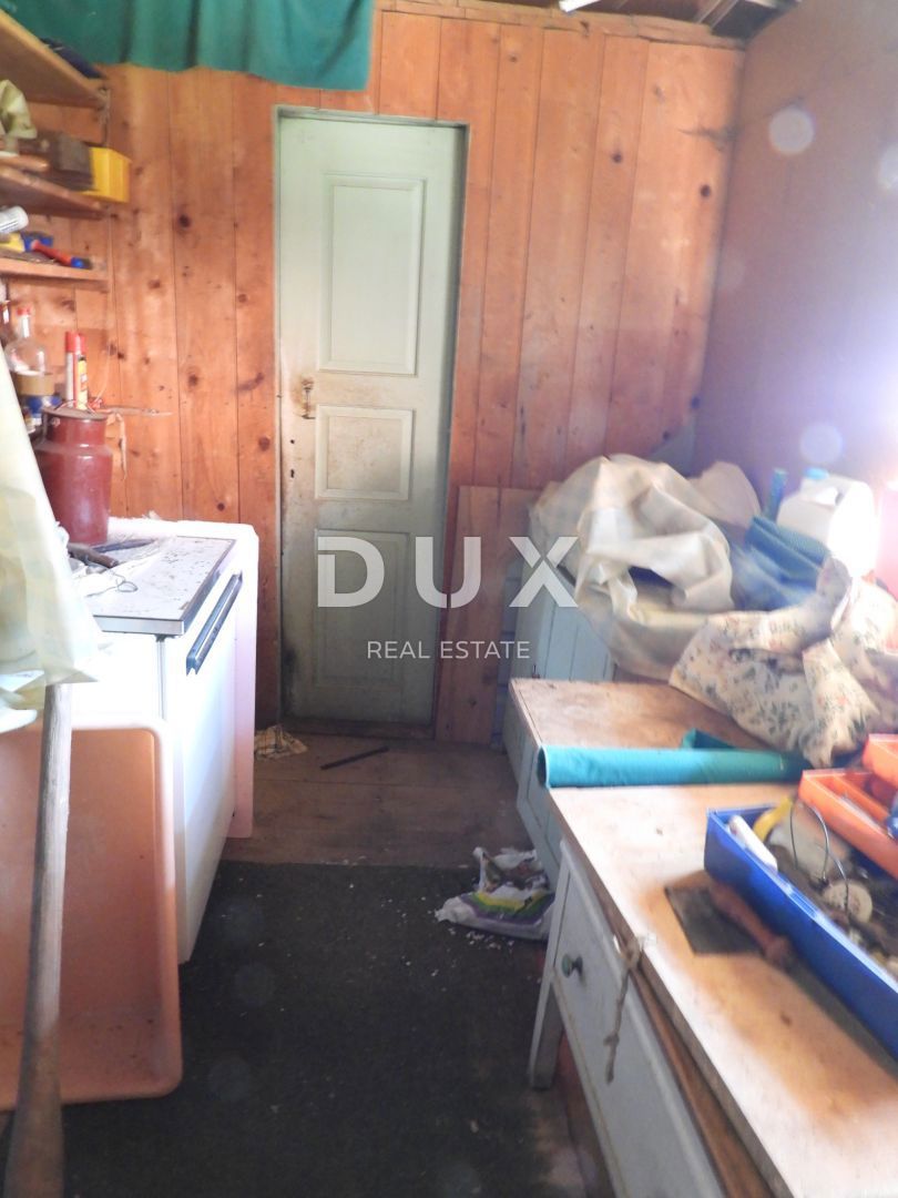 GORSKI KOTAR, SUNGER- stara hiša + 2 gospodarski poslopji + okolica 9000m2