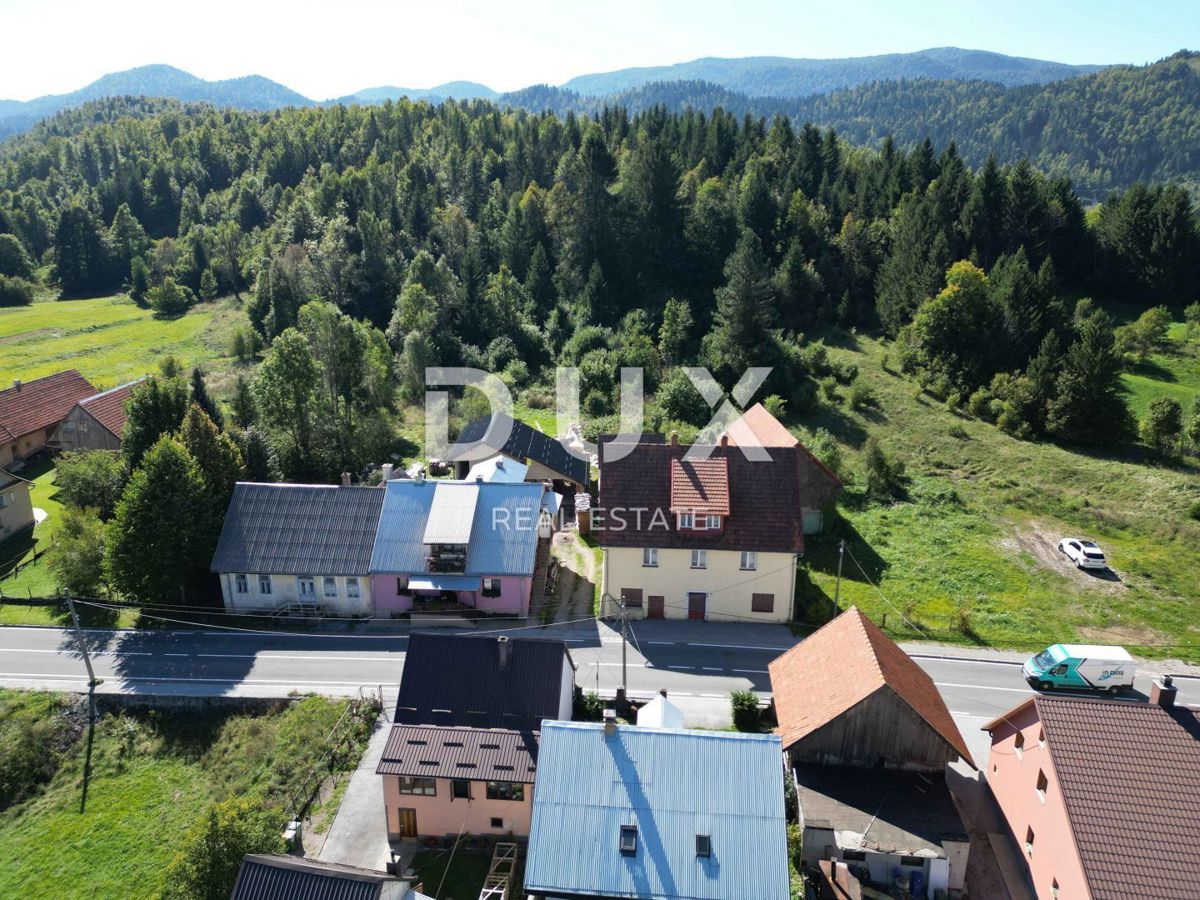 GORSKI KOTAR, SUNGER- stara hiša + 2 gospodarski poslopji + okolica 9000m2